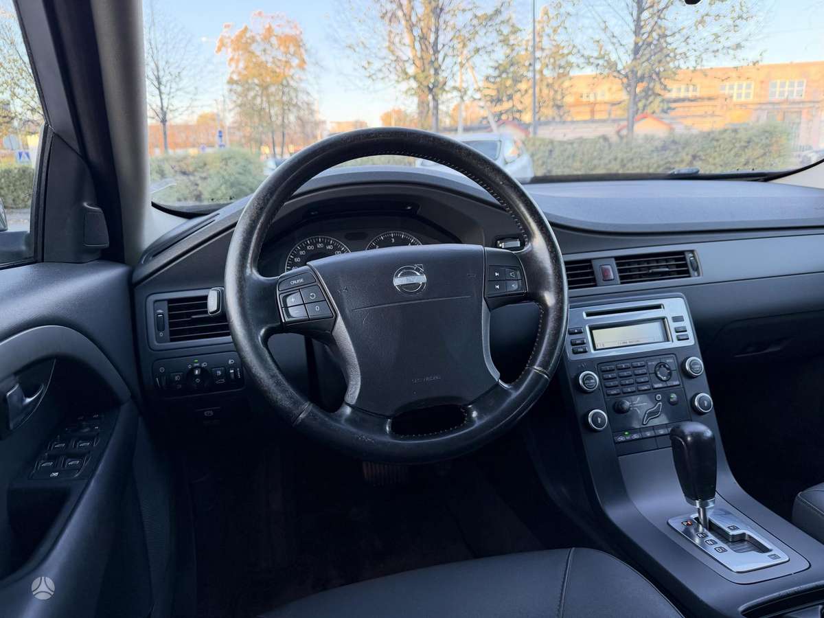 Volvo V70 2008 — photo 16