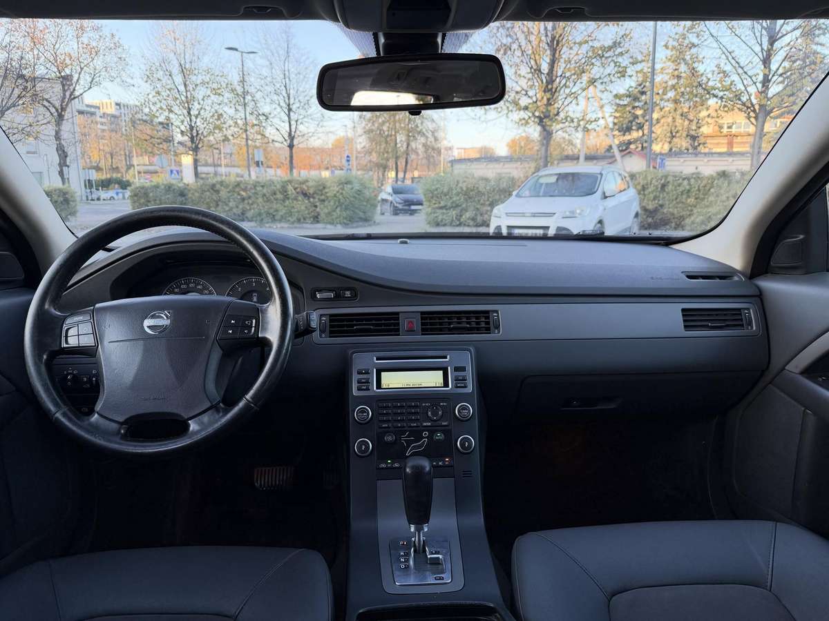 Volvo V70 2008 — photo 17