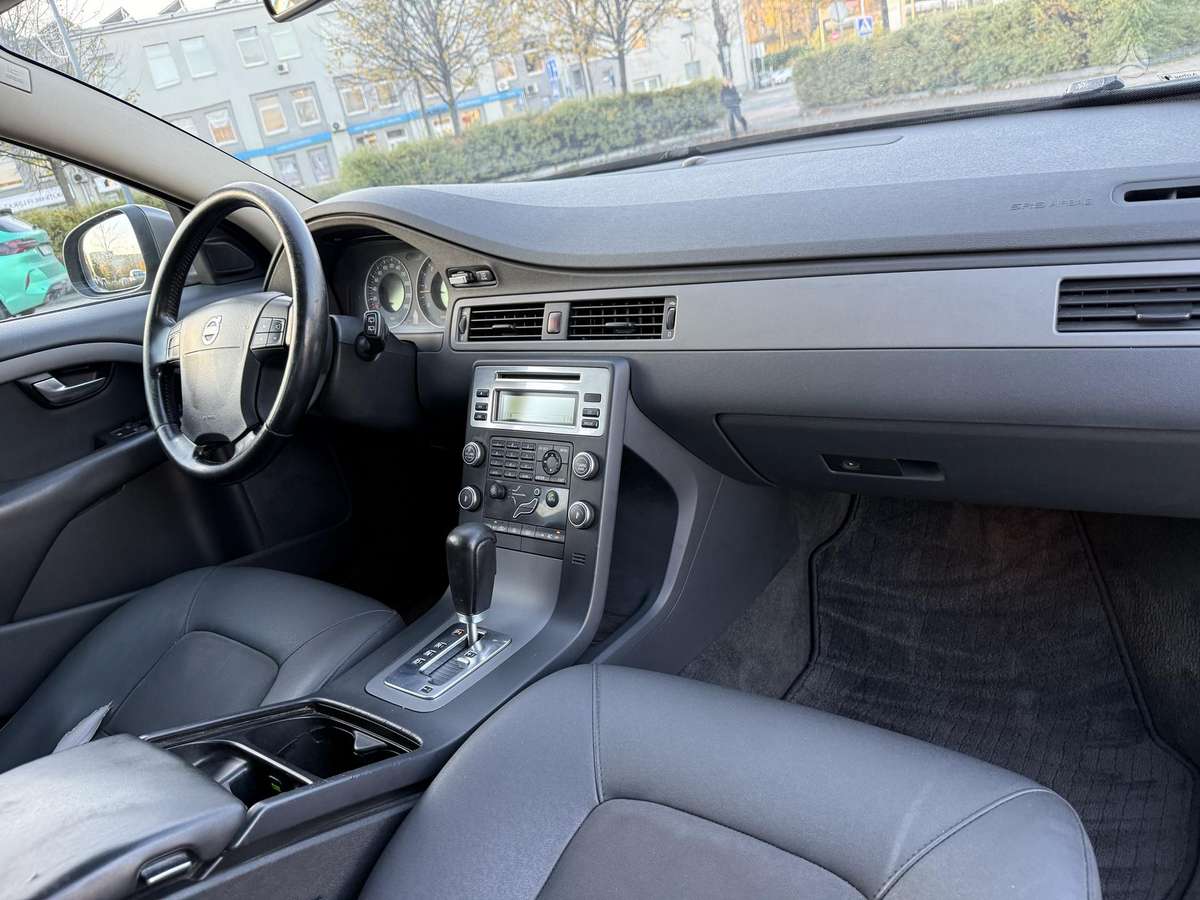 Volvo V70 2008 — photo 20