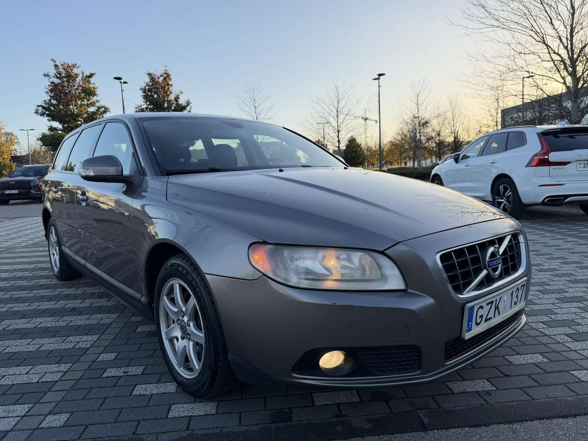 Volvo V70 2008 — photo 22