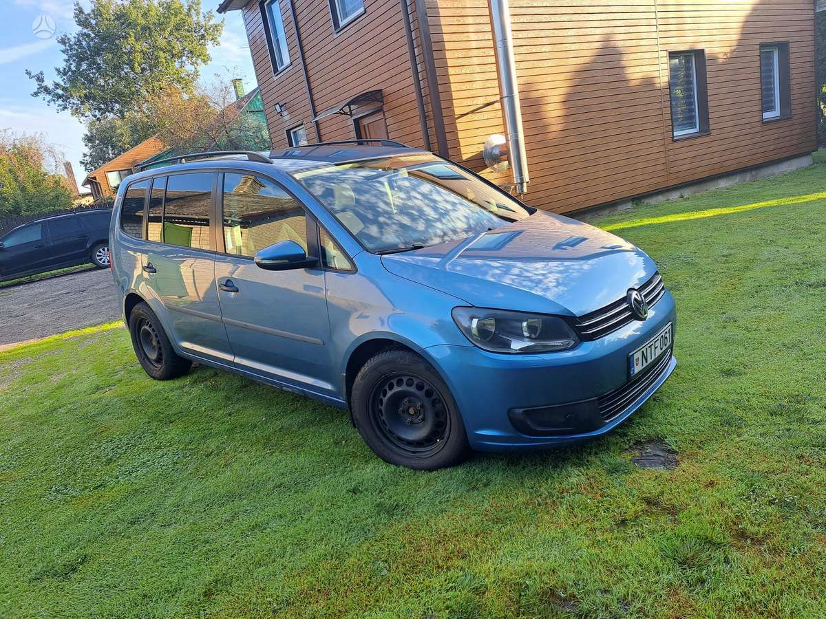 Volkswagen Touran 2010 — двигун 1598 cm³, 105 HP (77kW)