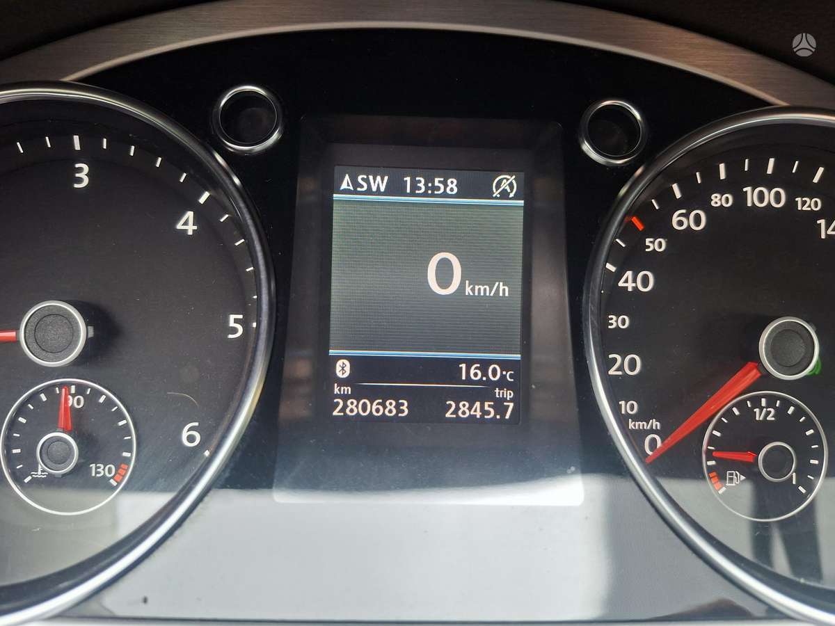 Volkswagen Passat 2013 — photo 15