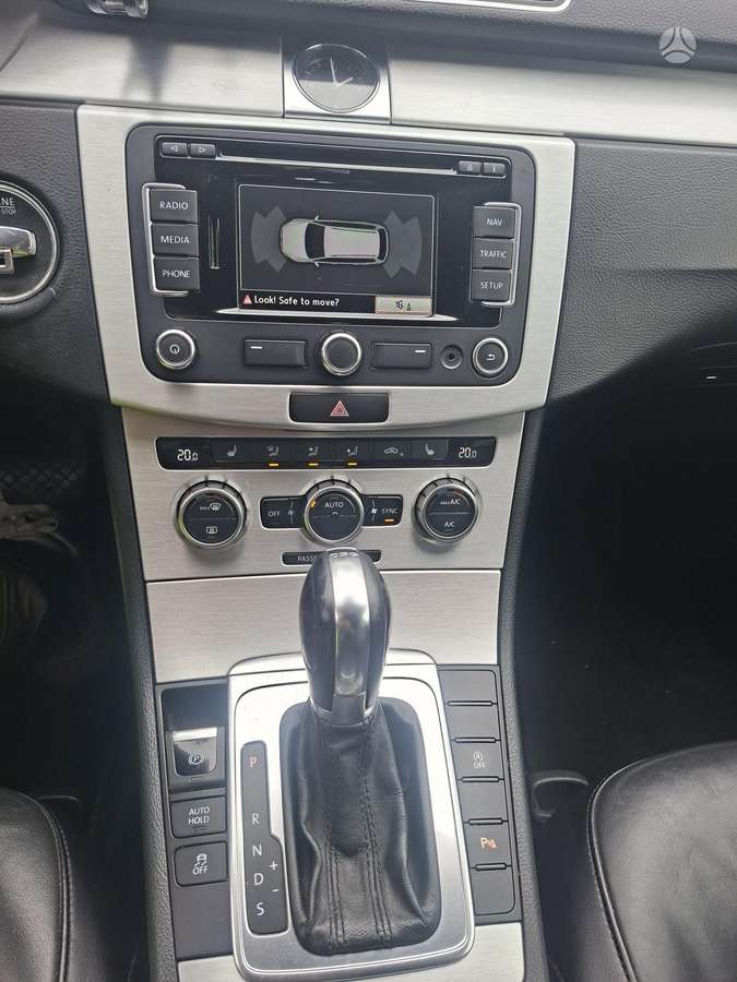 Volkswagen Passat 2013 — photo 16