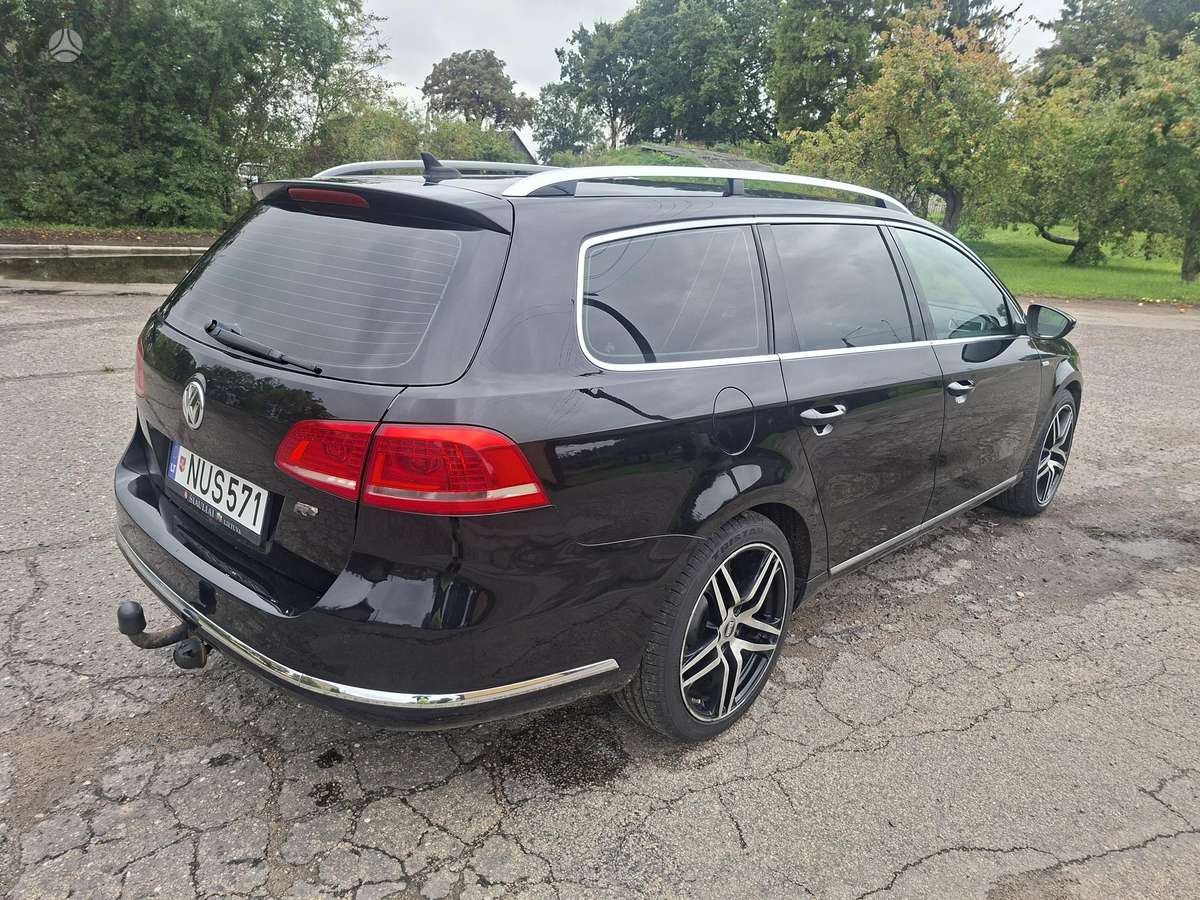 Volkswagen Passat 2013 — interior