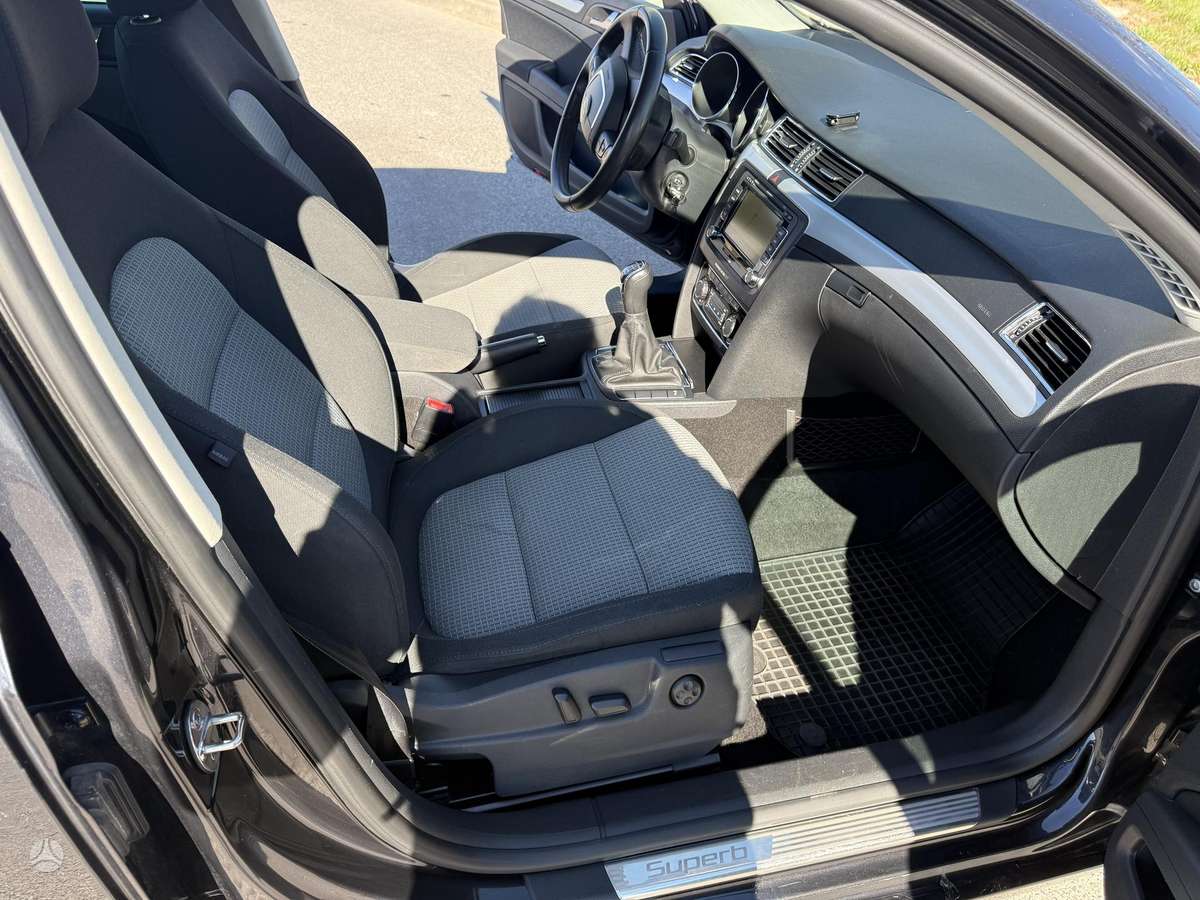 Skoda Superb 2012 — engine 1598 cm³, 105 HP (77kW)