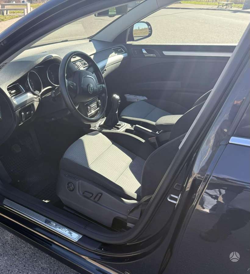 Skoda Superb 2012 — photo 6