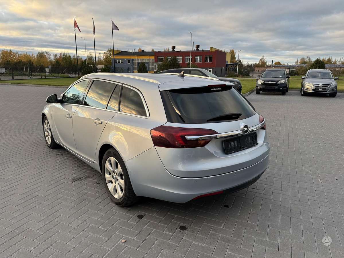 Opel Insignia 2015 — двигун 1956 cm³, 140 HP (103kW)