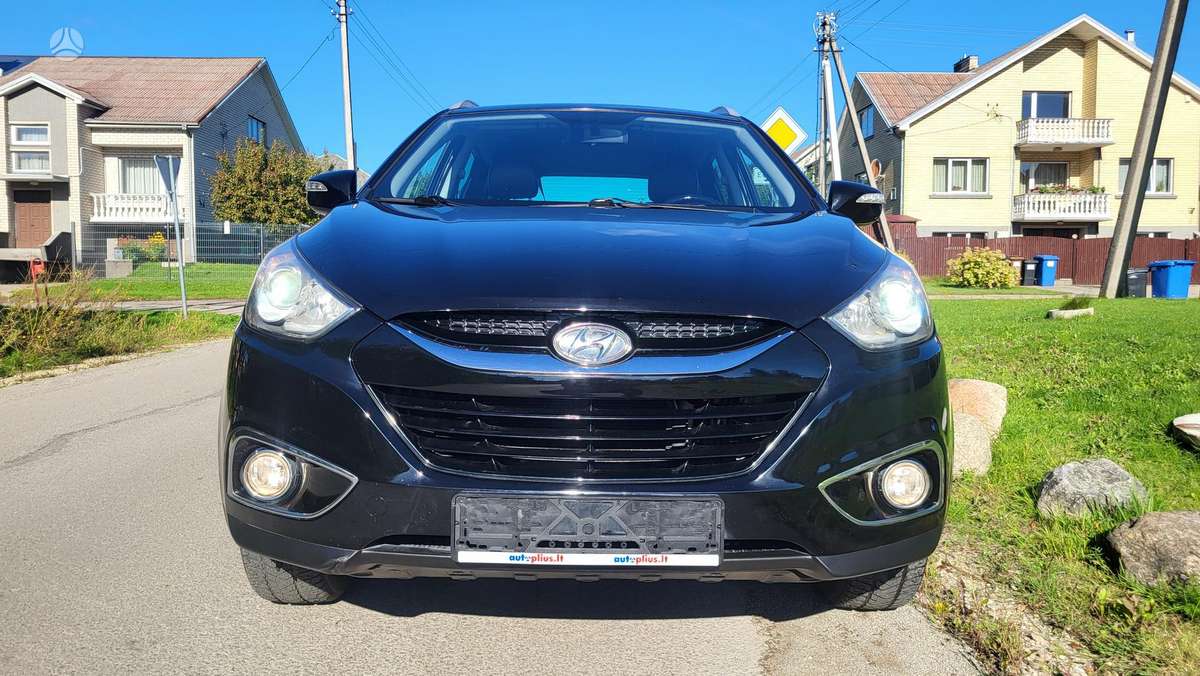 Hyundai ix35 2013 — rear view