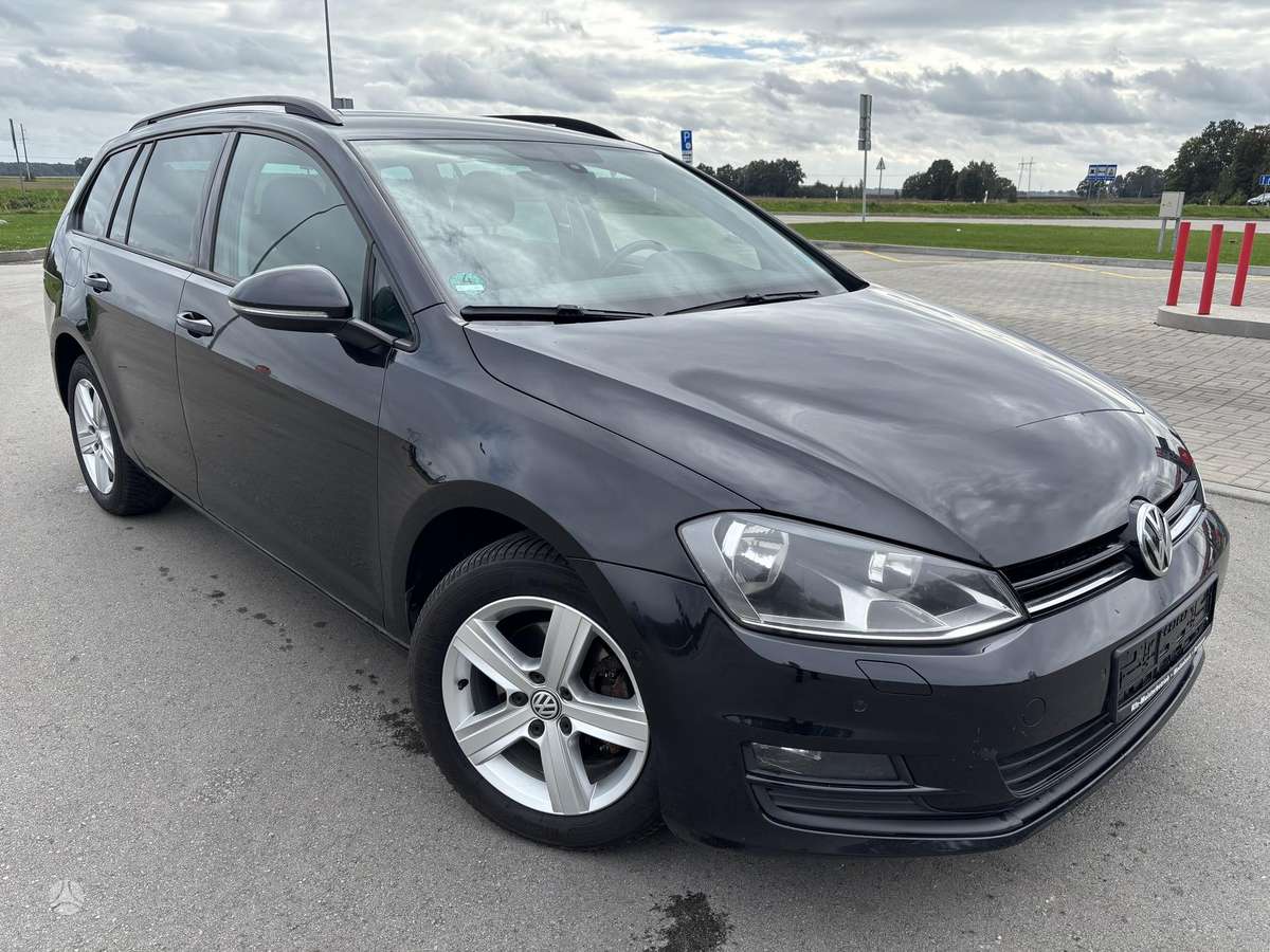 Volkswagen Golf 2014 — салон