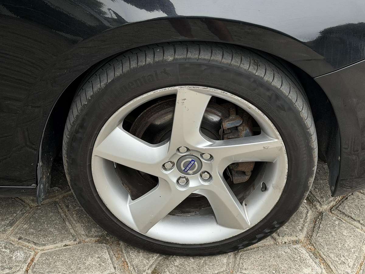 Volvo V60 2015 — photo 16