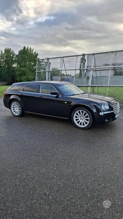 Chrysler 300C 2009 — вигляд ззаду
