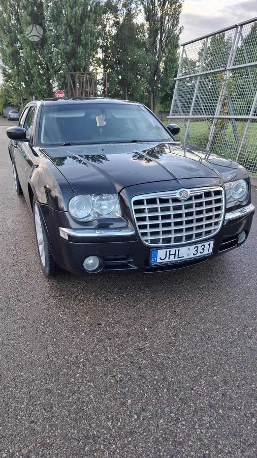 Chrysler 300C 2009 — салон
