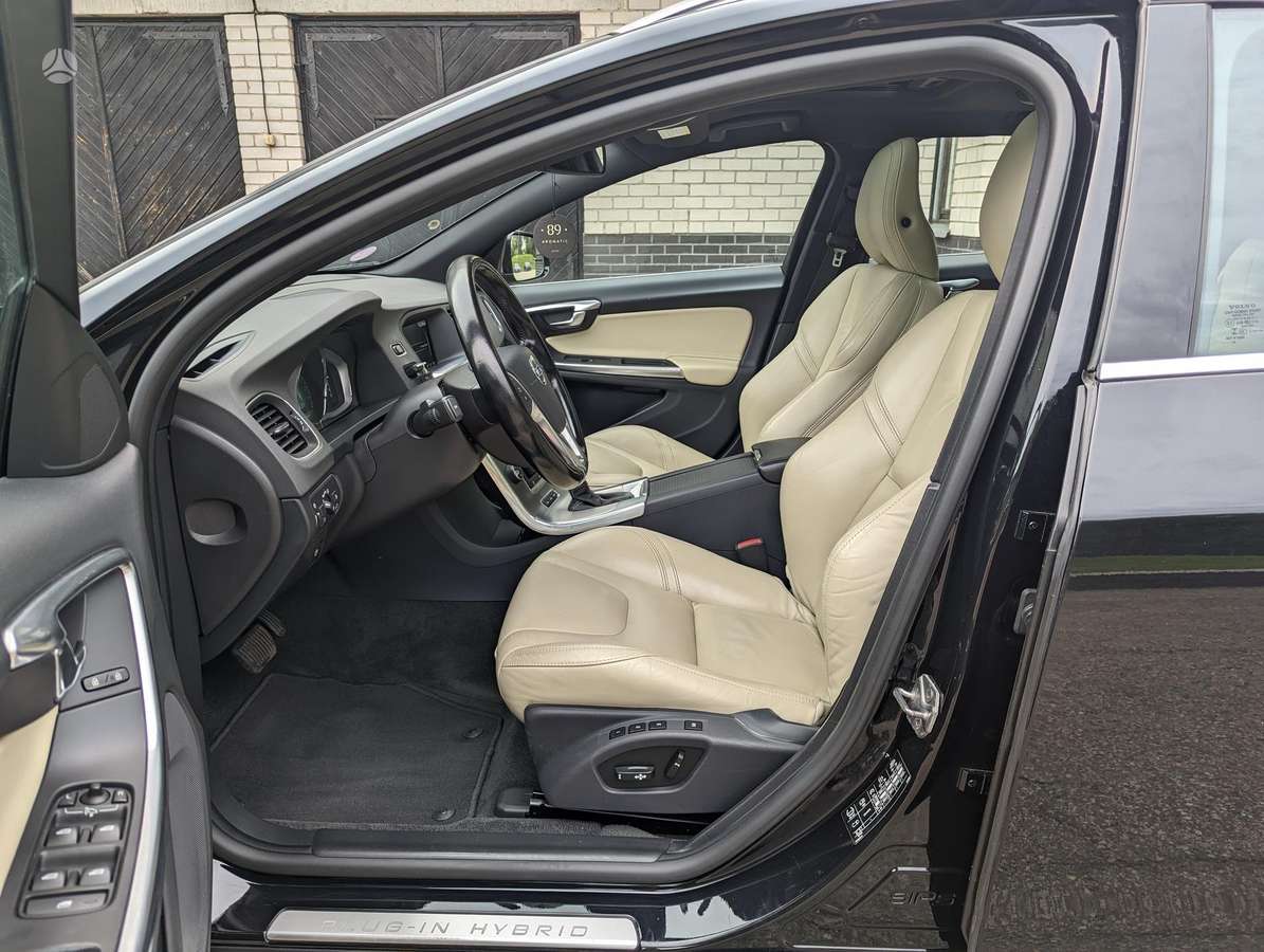 Volvo V60 2014 — photo 10