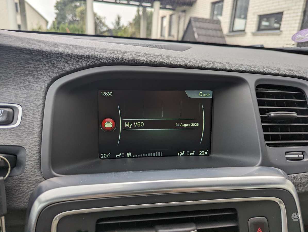 Volvo V60 2014 — photo 14