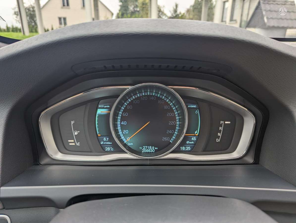 Volvo V60 2014 — photo 19