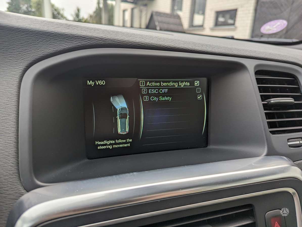 Volvo V60 2014 — photo 24