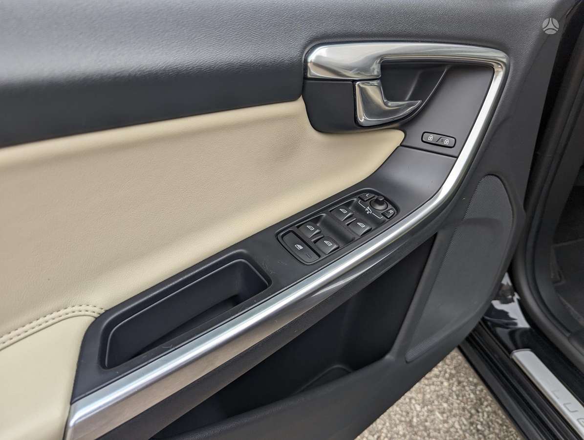 Volvo V60 2014 — photo 29