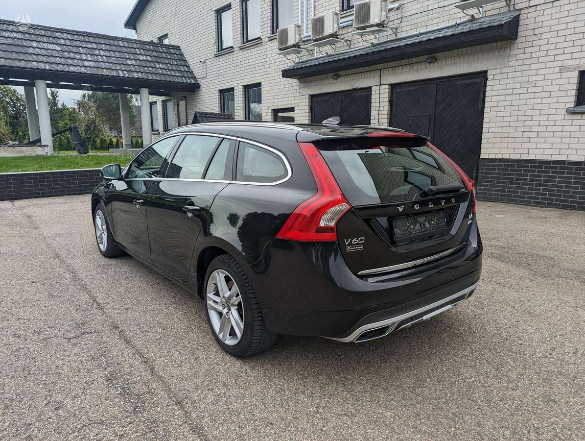 Volvo V60 2014 — interior
