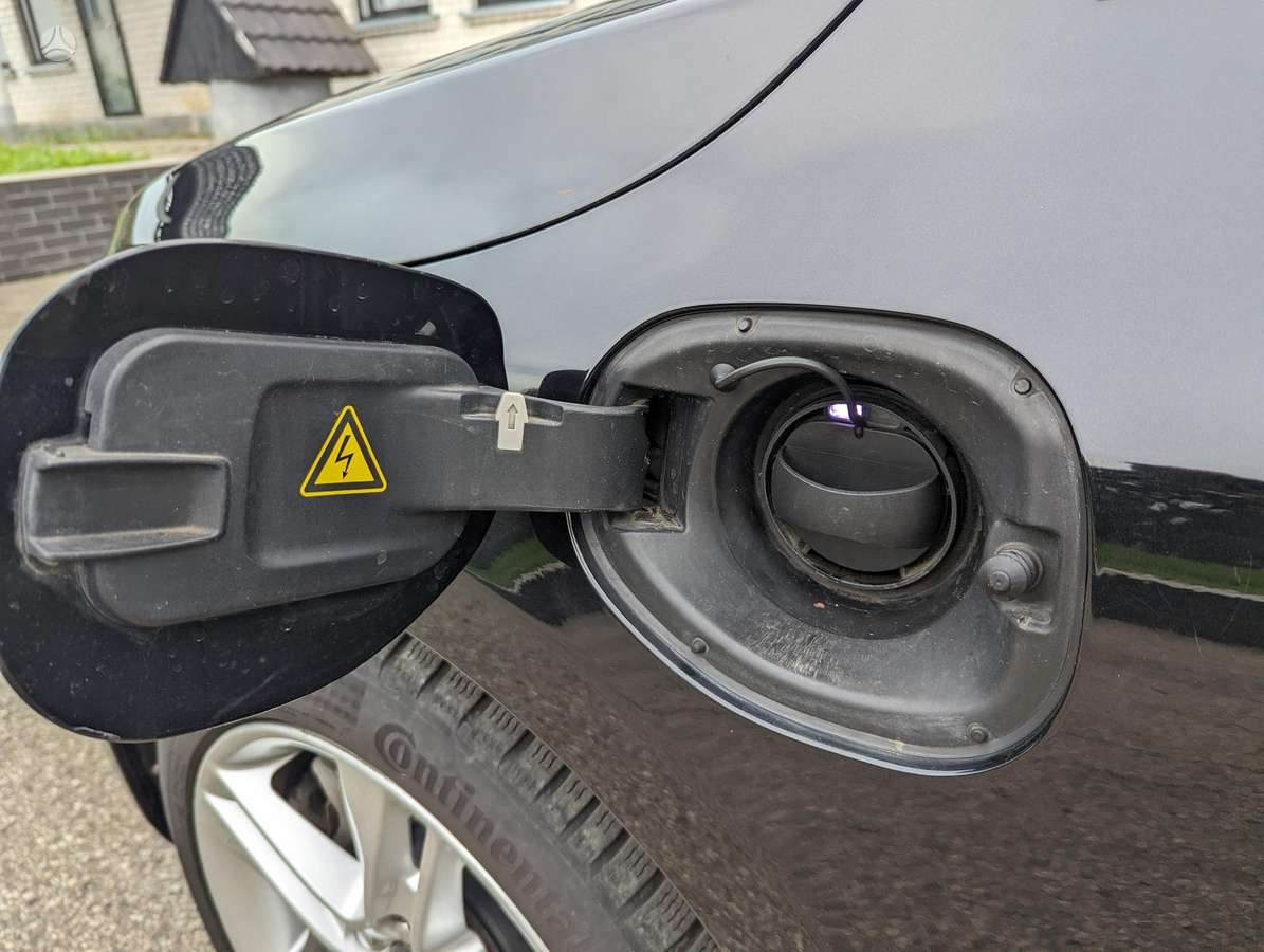 Volvo V60 2014 — photo 31
