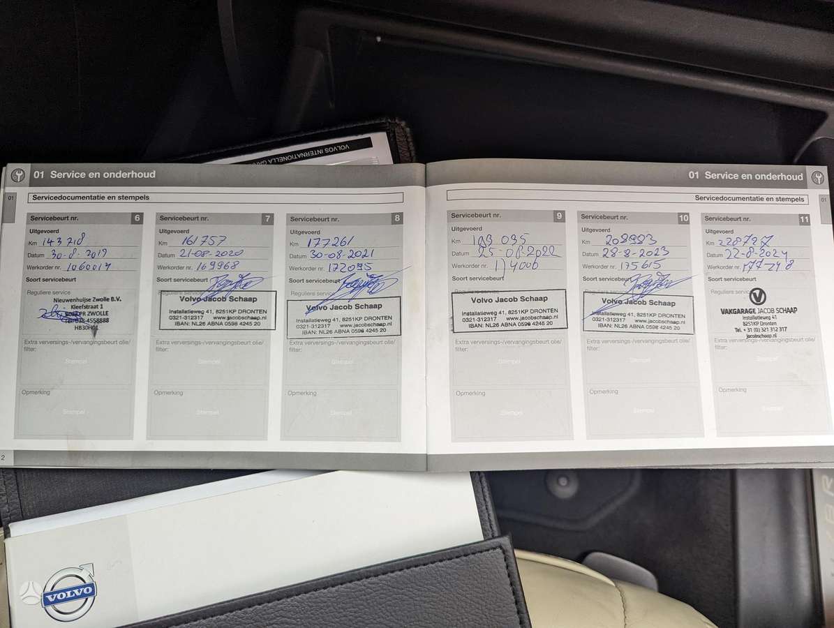 Volvo V60 2014 — photo 34