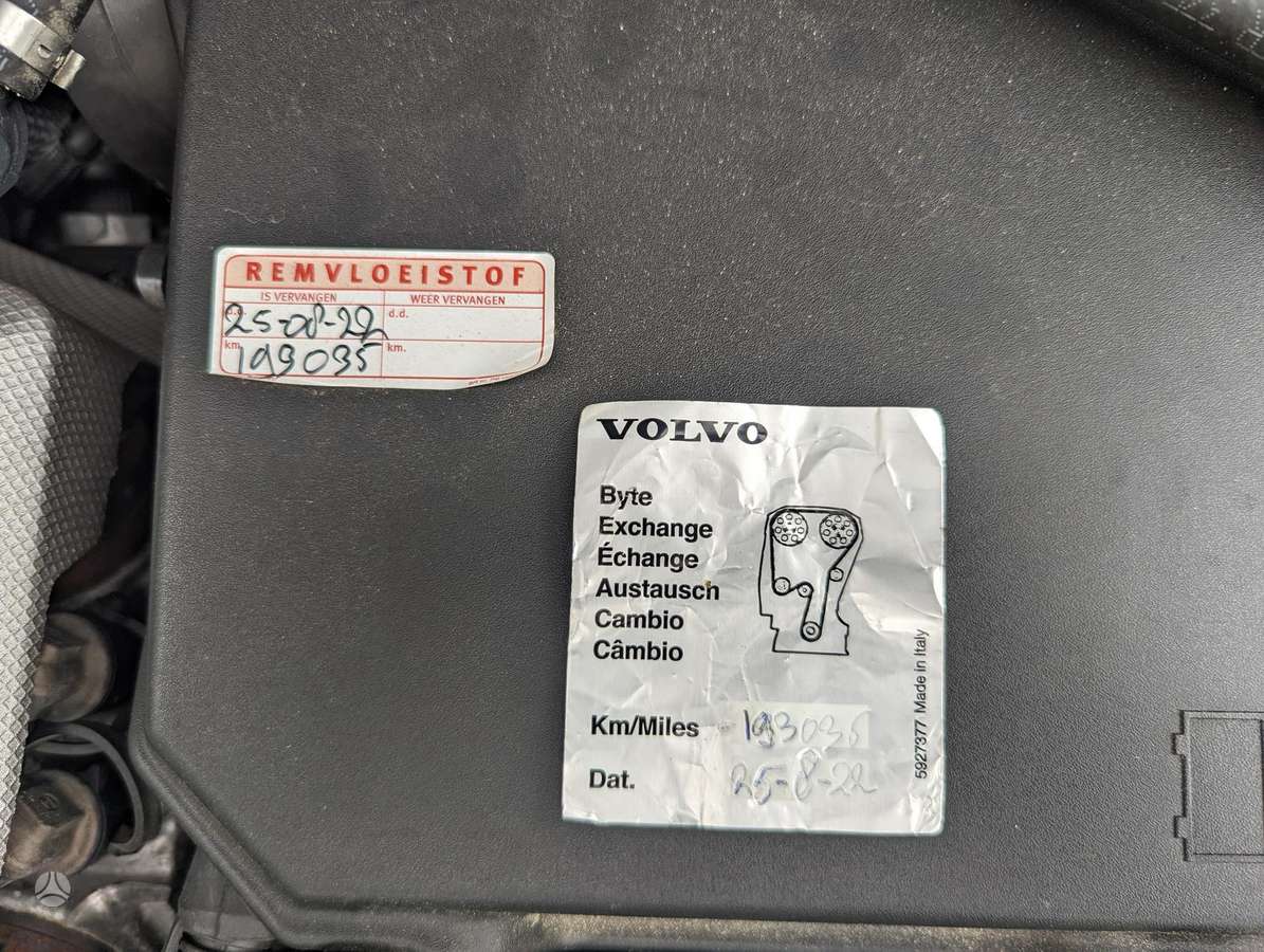 Volvo V60 2014 — photo 36