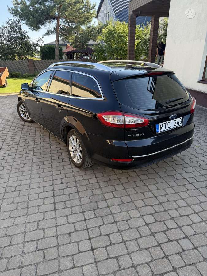 Ford Mondeo 2012 — interior