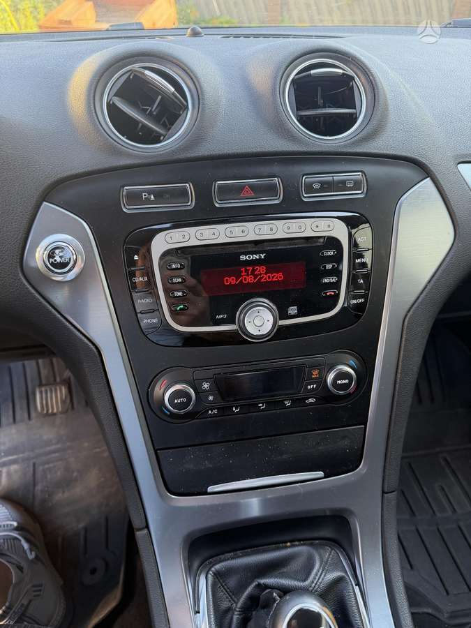 Ford Mondeo 2012 — photo 8