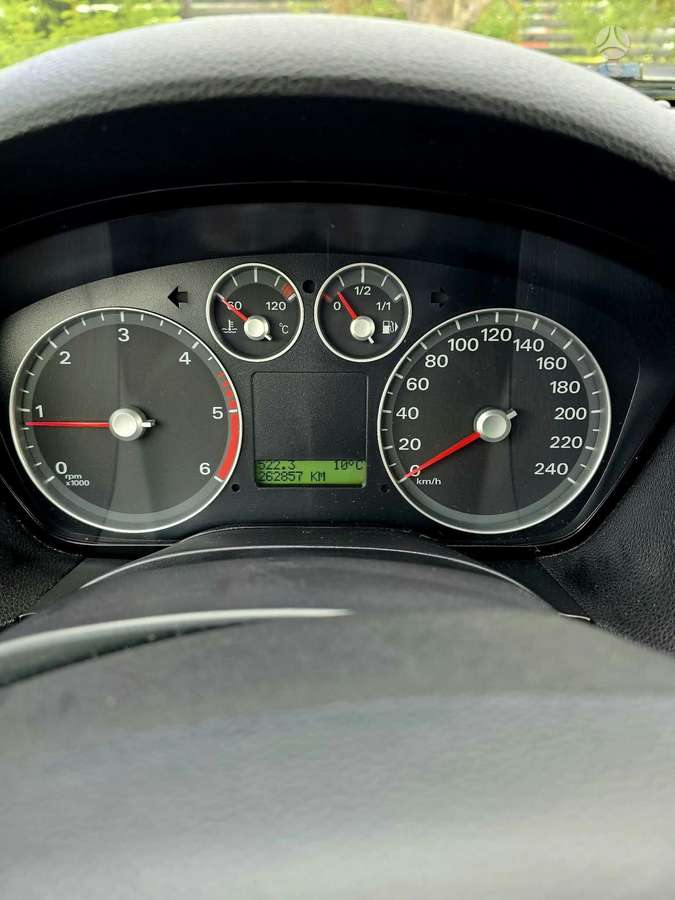 Ford C-MAX 2004 — салон