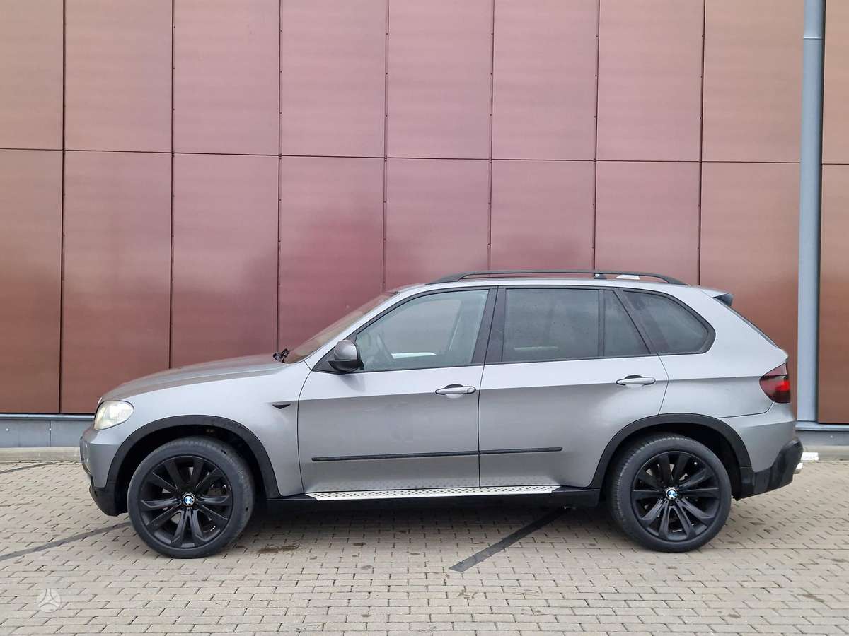 BMW X5 2008 — вигляд ззаду