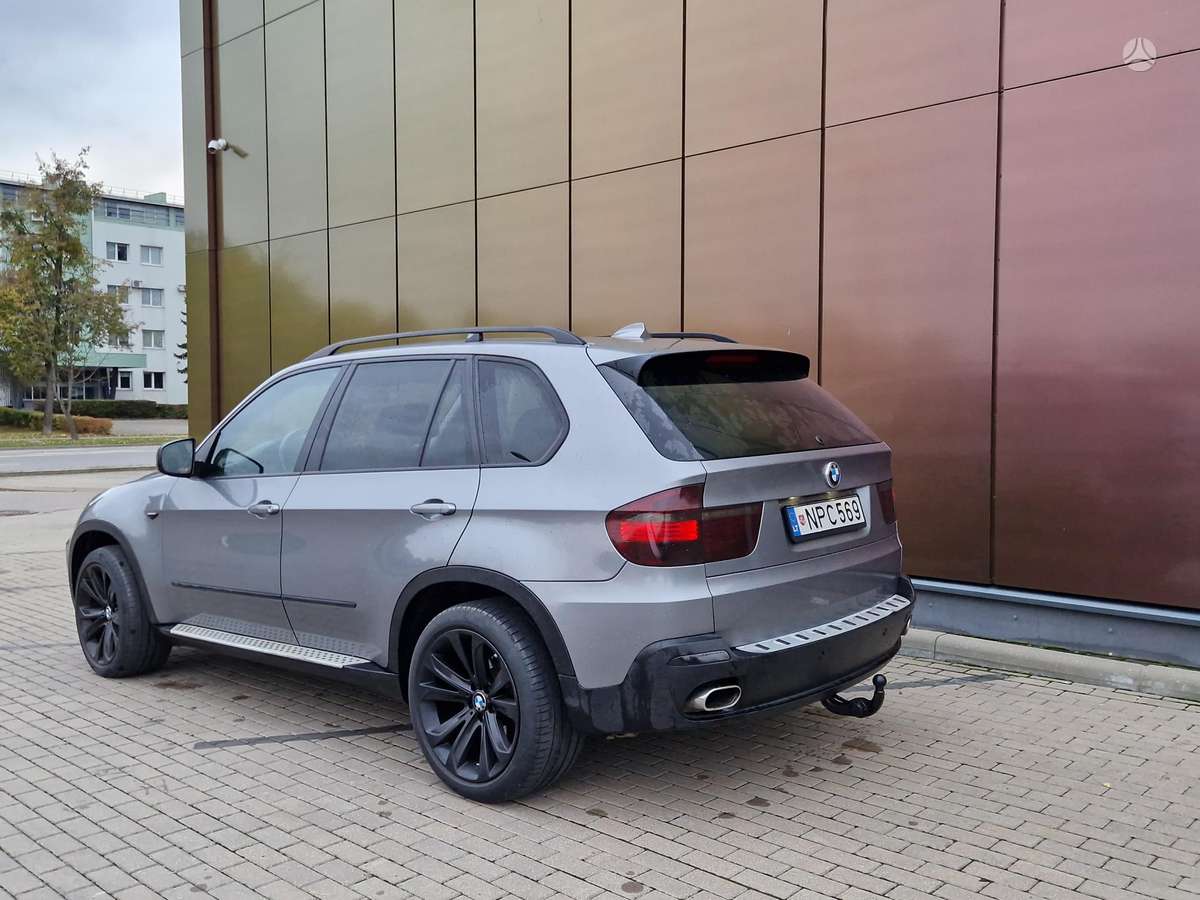 BMW X5 2008 — салон