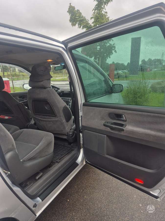 Ford Galaxy 2006 — photo 13