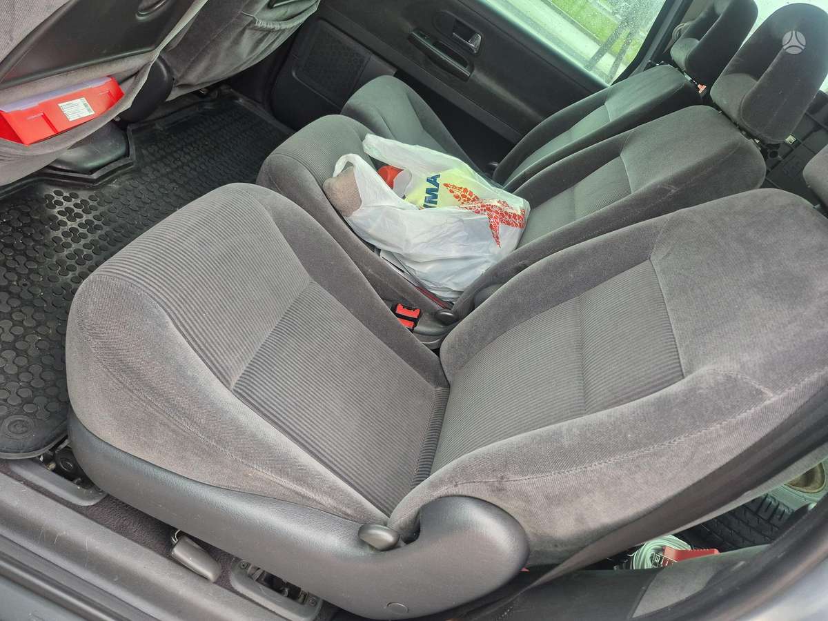 Ford Galaxy 2006 — photo 18