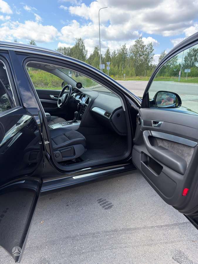 Audi A6 2010 — photo 12