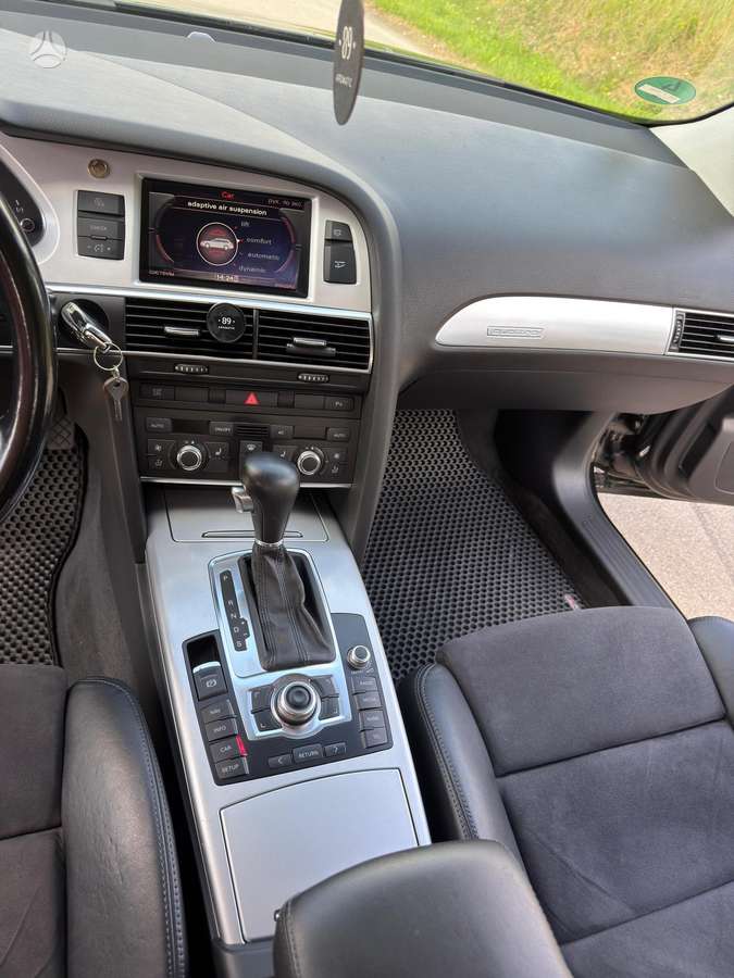 Audi A6 2010 — photo 20