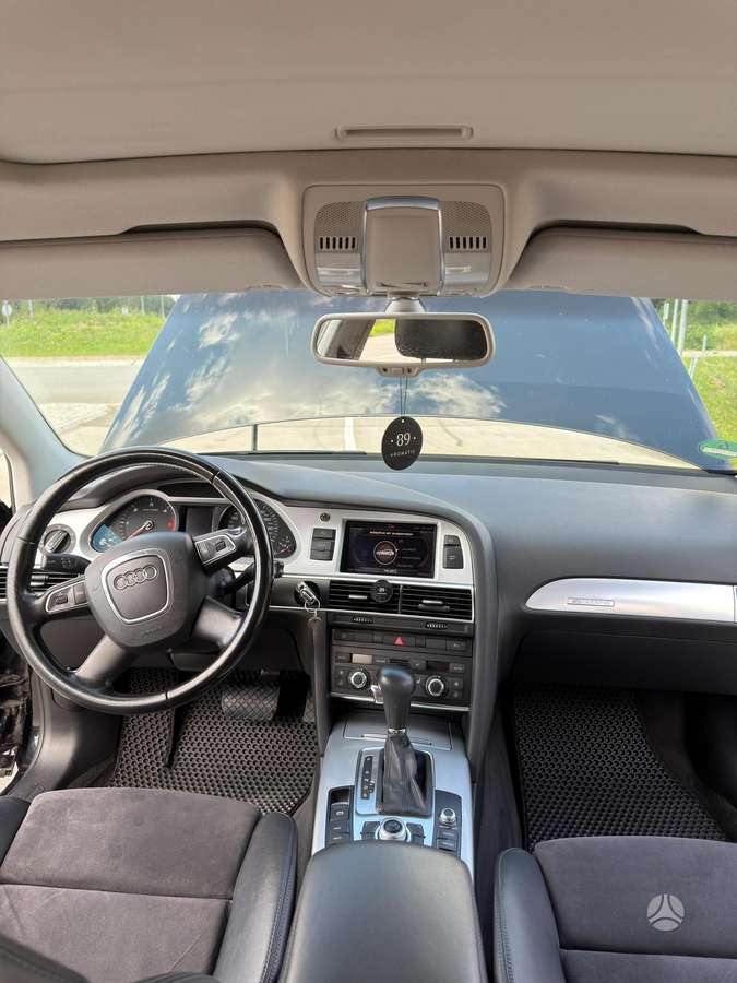 Audi A6 2010 — photo 7