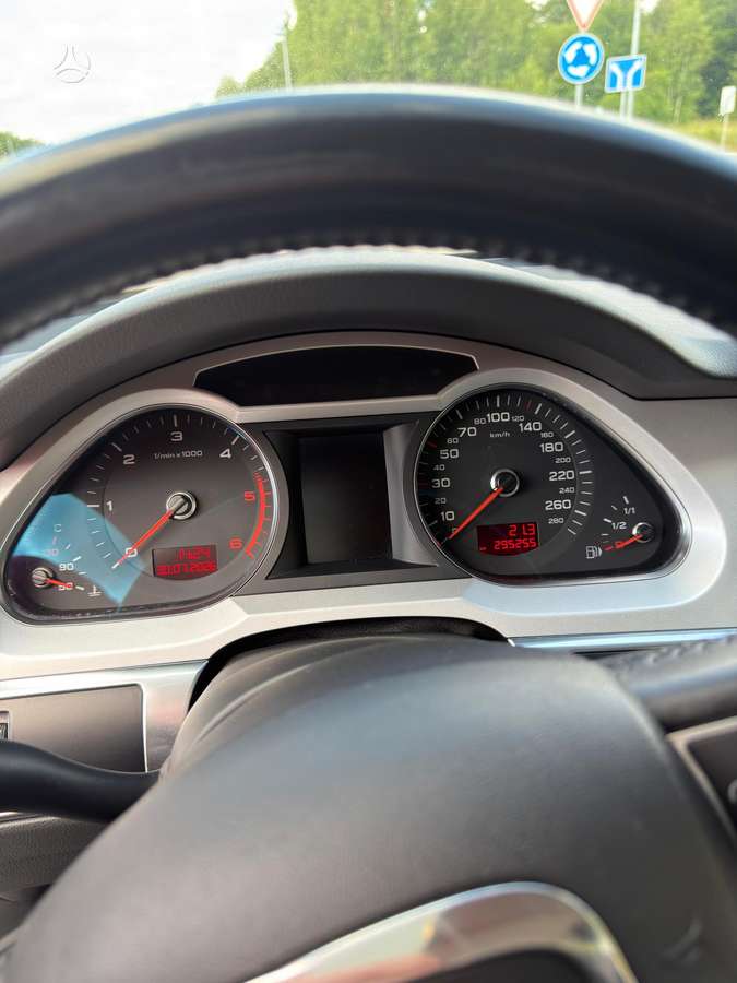 Audi A6 2010 — photo 9