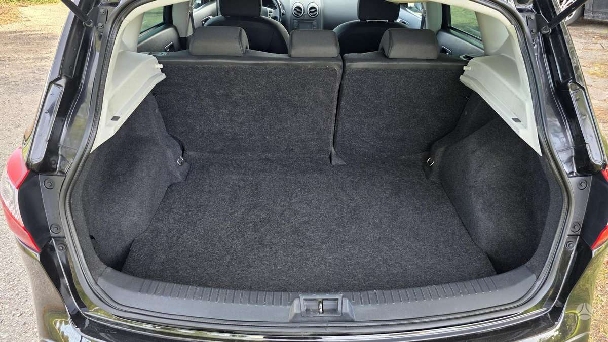 Nissan Qashqai 2011 — photo 32