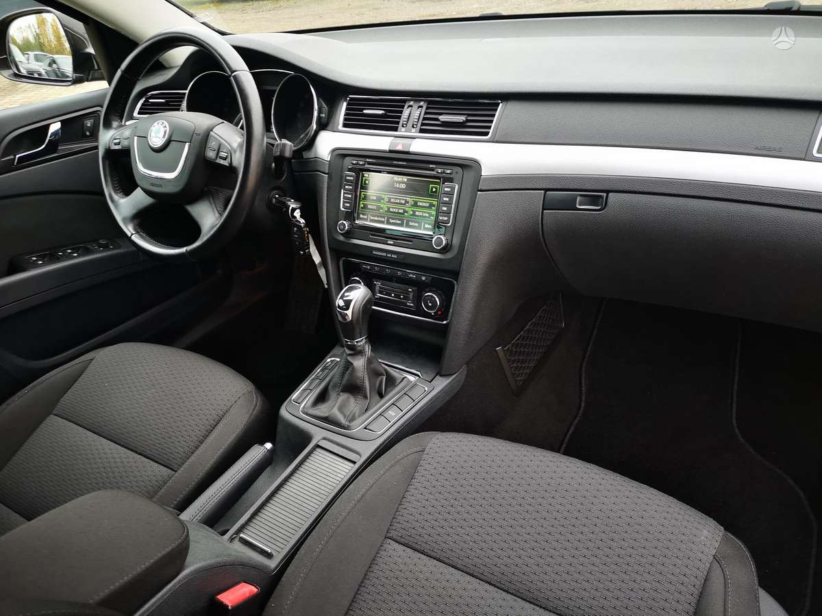 Skoda Superb 2013 — фото 15