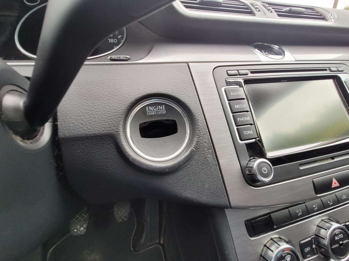 Volkswagen Passat 2014 — photo 18