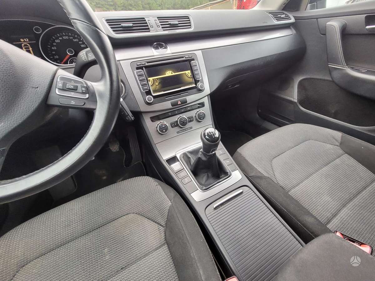 Volkswagen Passat 2014 — photo 22
