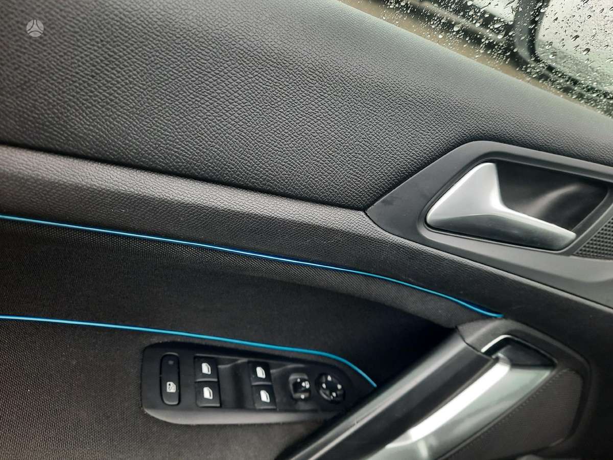 Peugeot 308 2014 — photo 11