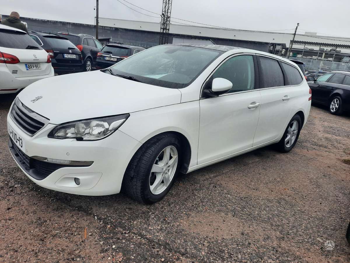 Peugeot 308 2014 — rear view