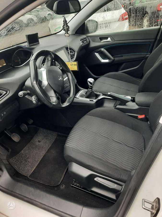 Peugeot 308 2014 — photo 7