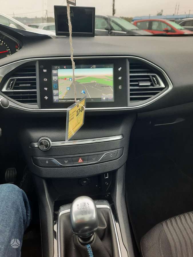 Peugeot 308 2014 — photo 8