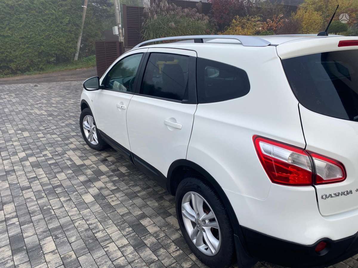 Nissan Qashqai+2 2010 — photo 6