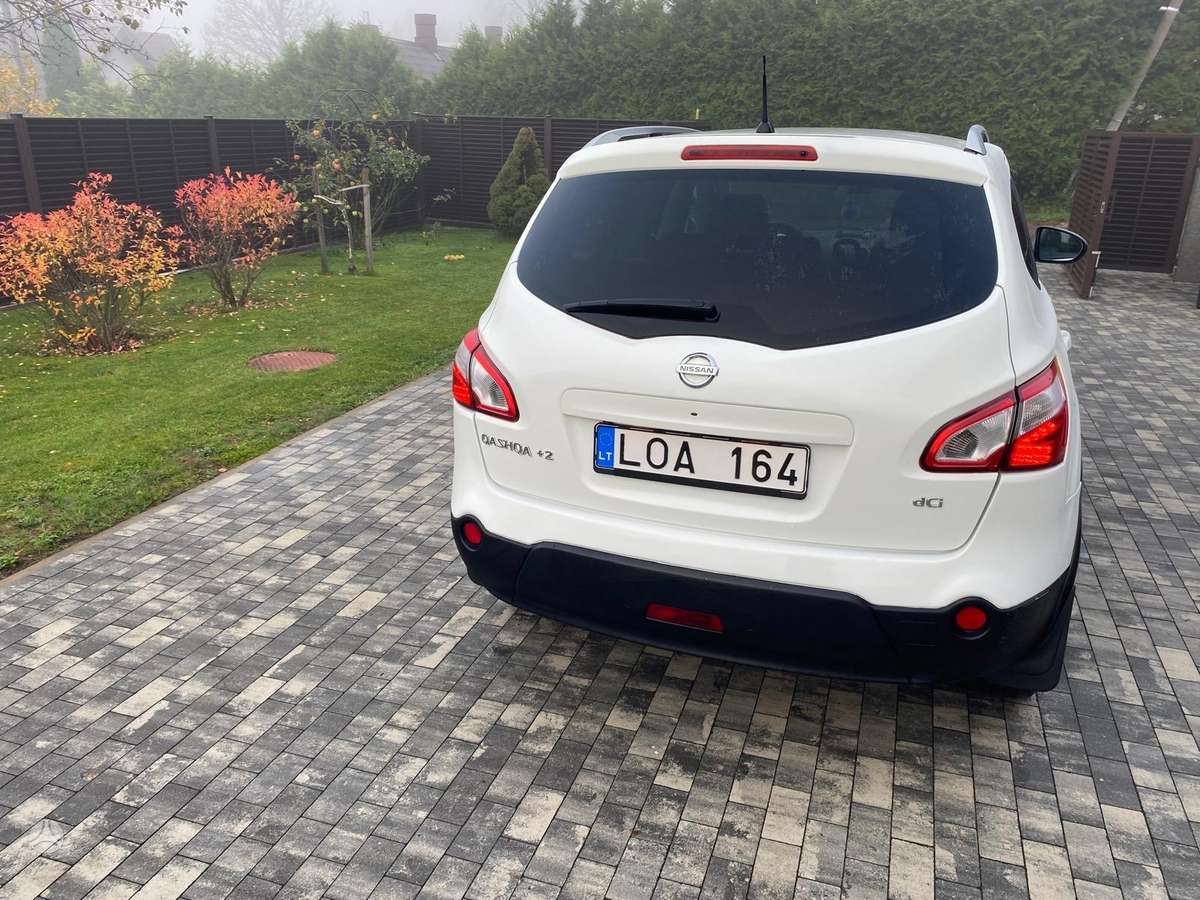 Nissan Qashqai+2 2010 — photo 7