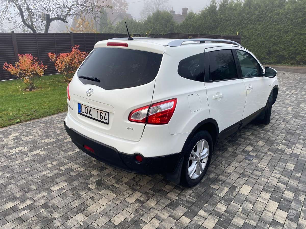 Nissan Qashqai+2 2010 — photo 8