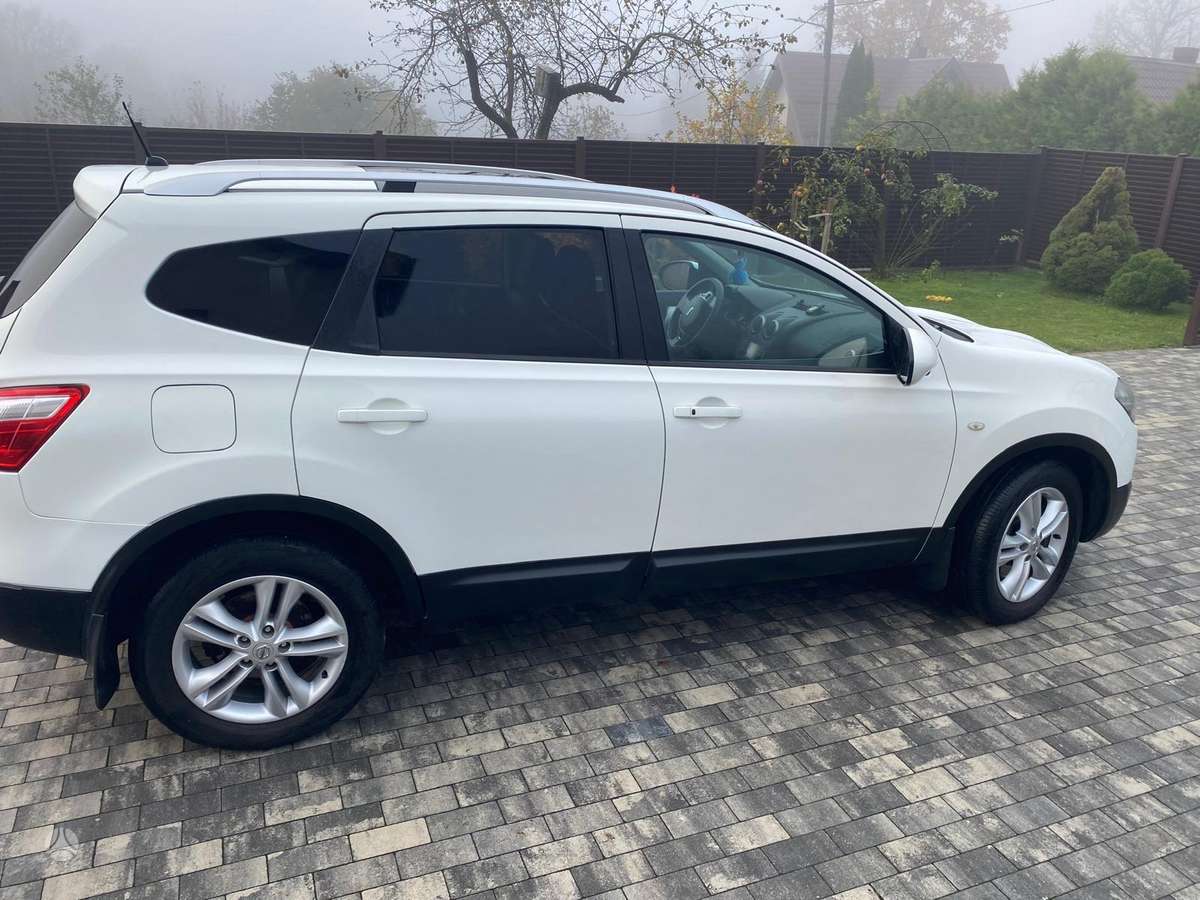 Nissan Qashqai+2 2010 — photo 9