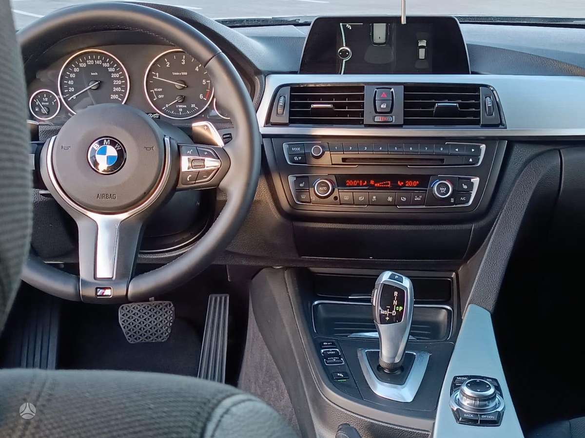 BMW 320 2012 — photo 11