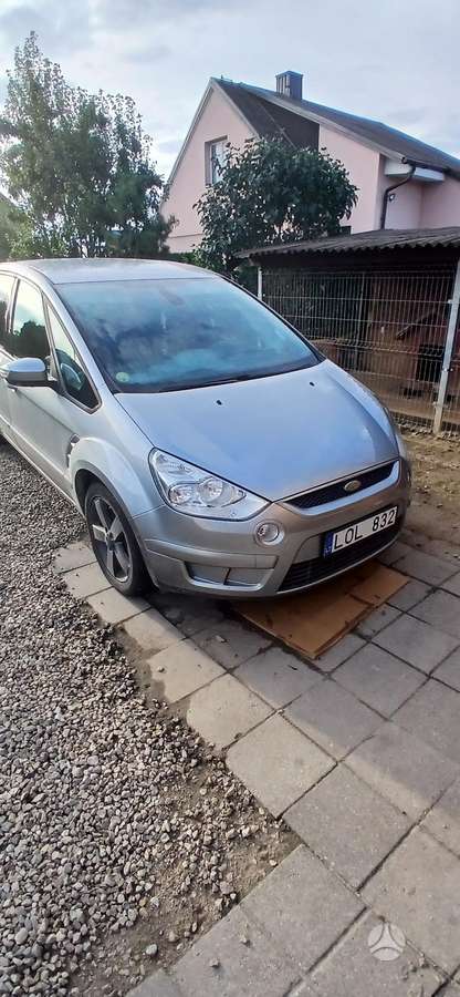 Ford S-MAX 2006 — rear view